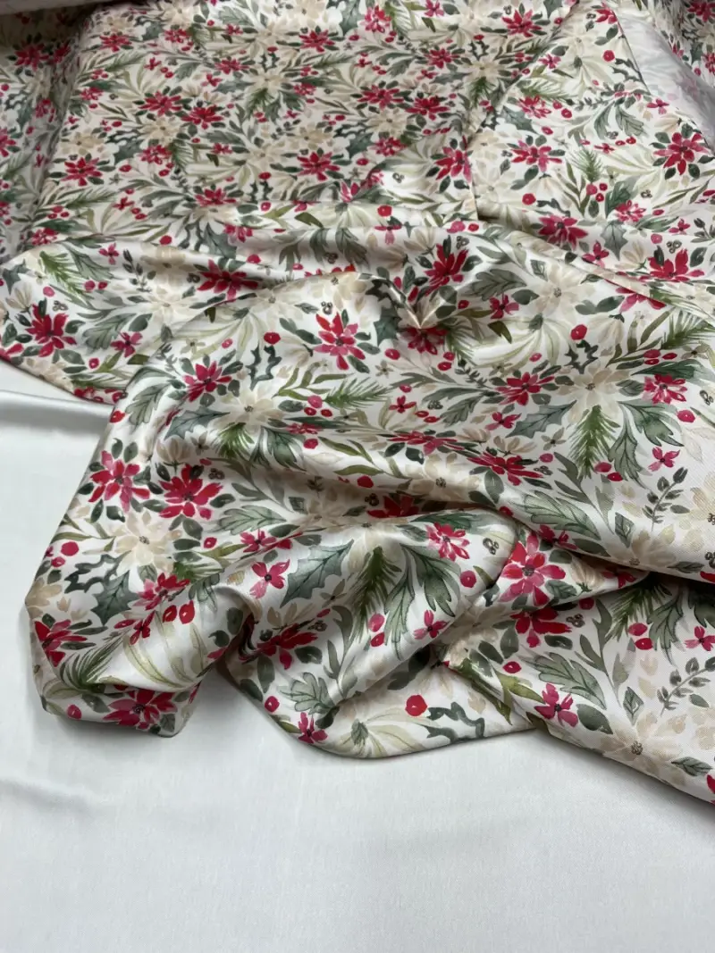 Romantik Bahar Çiçekleri Saten Kumaş